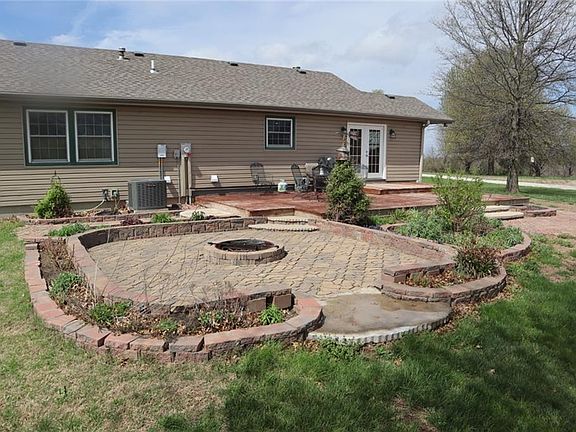 4th image of 3111 SW Lane Rd