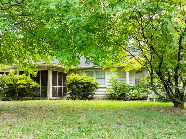 1347 Stewart St, Carrollton, GA 30117