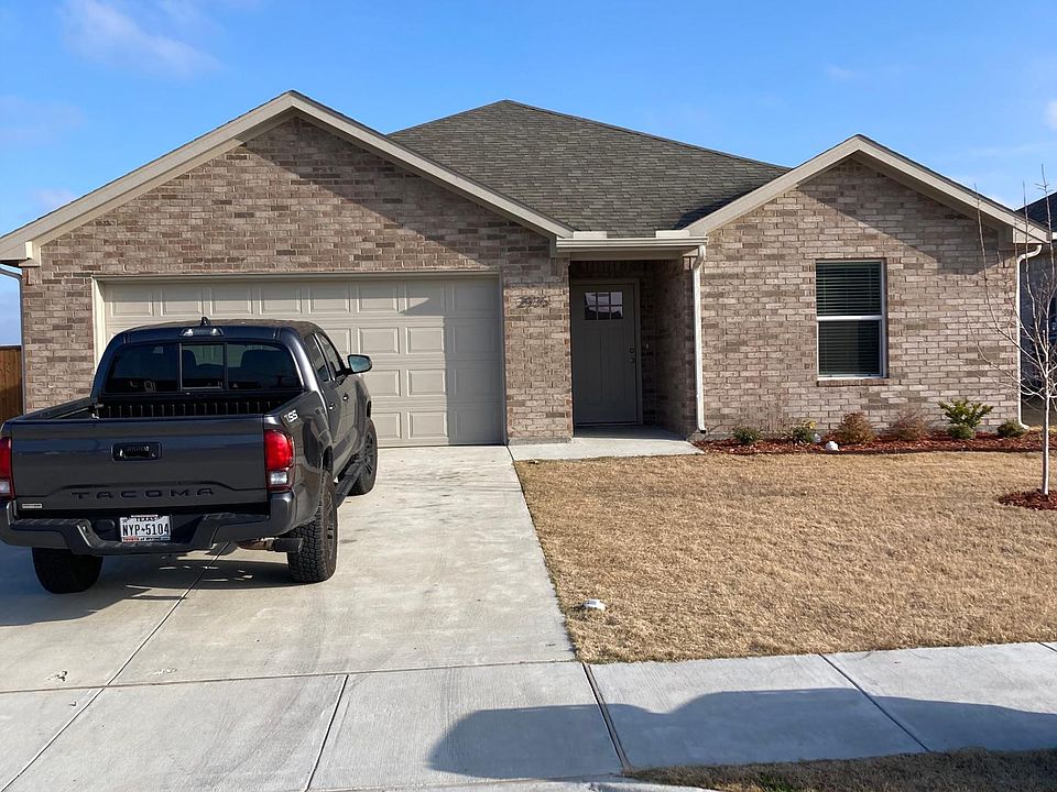 1st image of 2935 Peony Dr