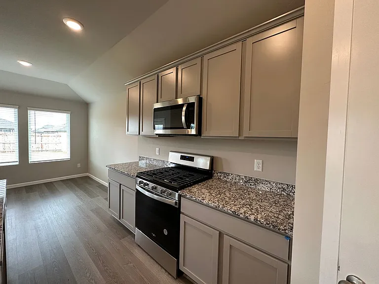 10516 SW 41st St — Photo 12