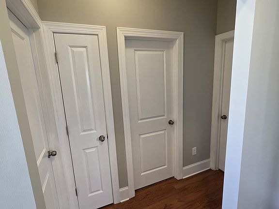 4th image of 1608 Palmetto Palm Dr