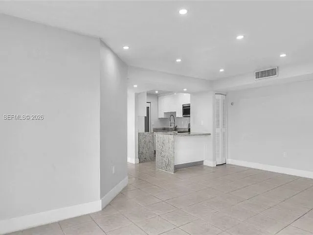 10755 SW 108th Ave #304 — Photo 9