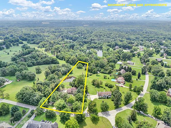 3rd image of 3822 Carriage Hill Dr