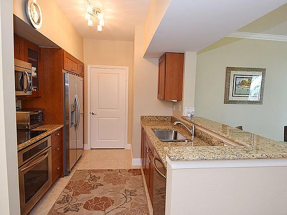 2nd image of 815 NW Flagler Ave APT 202