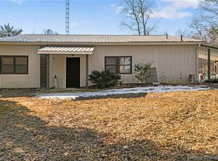 5721 W Oak Hill Rd, Scottsburg, IN 47170