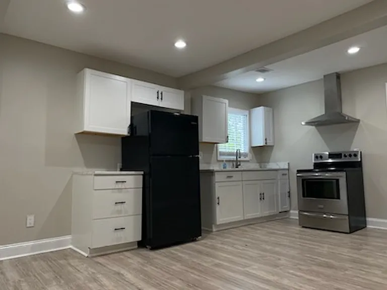 1528 Wellworth Ave — Photo 5