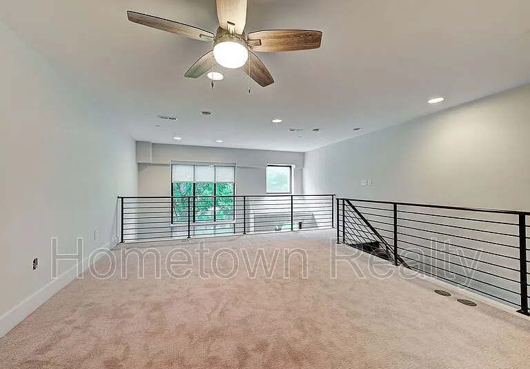 301 NE 4th St #2 — Photo 27