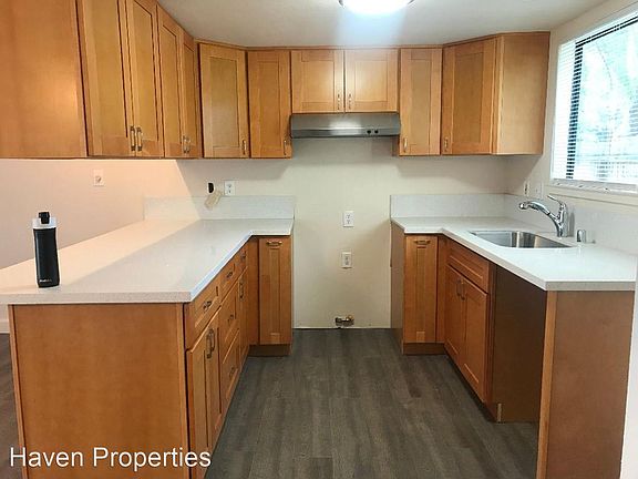 4th image of 209 Sharon Way #C