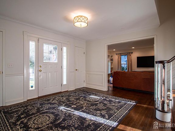 3rd image of 7 McElroy Dr