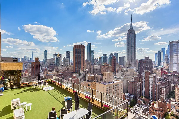 Sold by R New York | media 14
