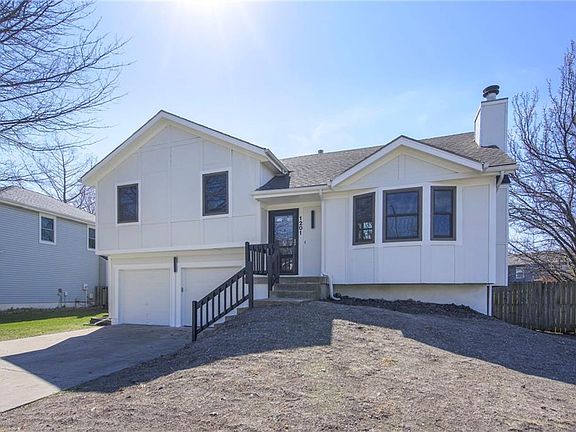 3rd image of 1201 E Butterfield Pl