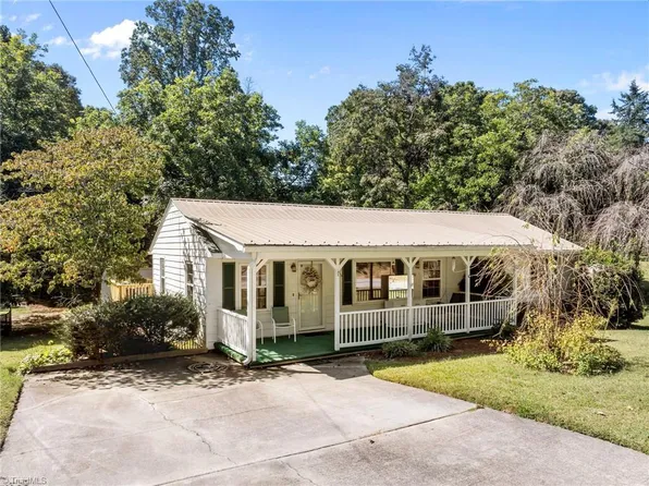 410 E Peachtree Dr, High Point, NC 27265