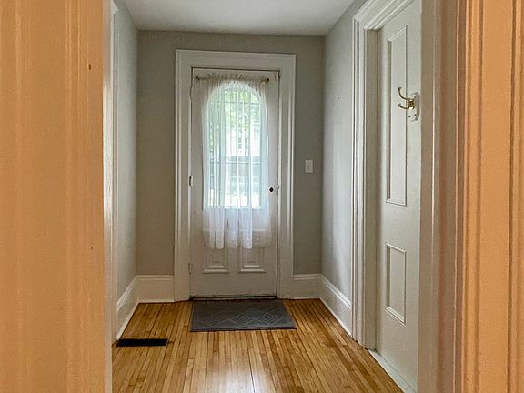 5th image of 624 Grove St #1