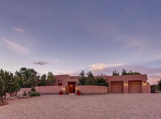 7 Lilac Cir, Santa Fe, NM 87506