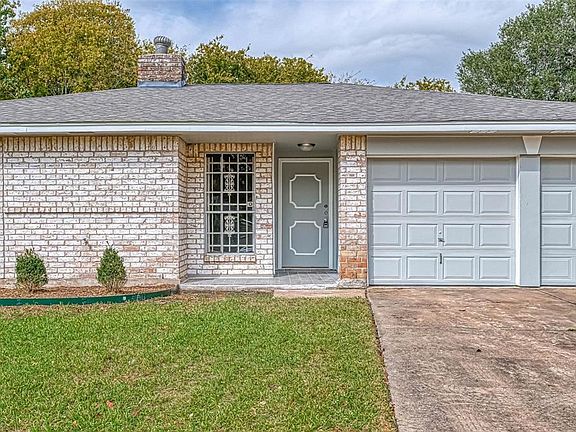 2nd image of 6206 S Briar Knoll Dr