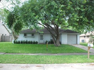 502 Stoneledge Dr, Friendswood, TX 77546