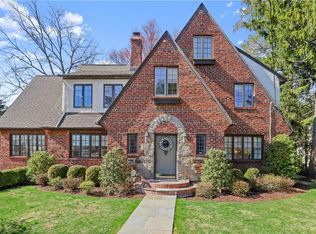 15 Colonial Rd, Bronxville, NY 10708