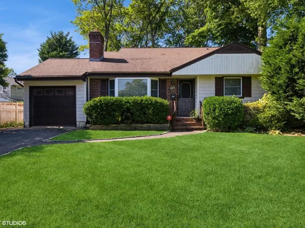 3028 Lawrence Place, Wantagh, NY 11793