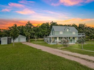 121 Winding Oak Dr, Fredericksburg, TX 78624