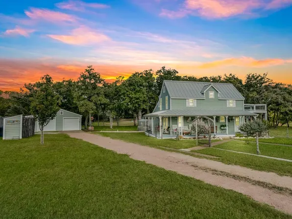 121 Winding Oak Dr, Fredericksburg, TX 78624