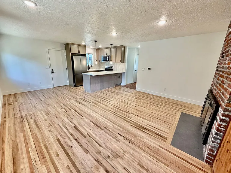 7407 SW 36th Ave — Photo 10