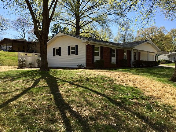3rd image of 1716 Bel Air Dr