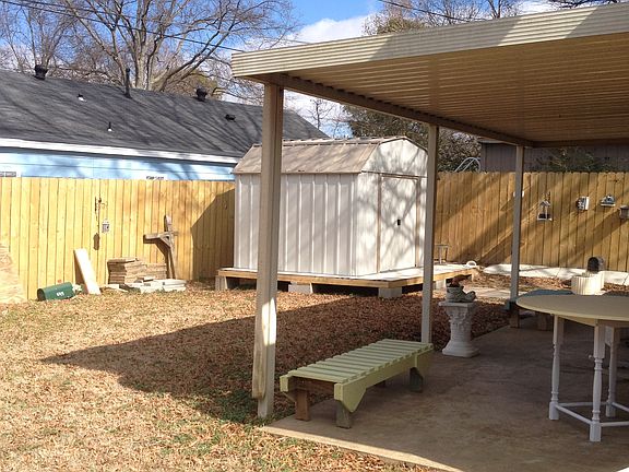 2nd image of 2092 Ashland Dr