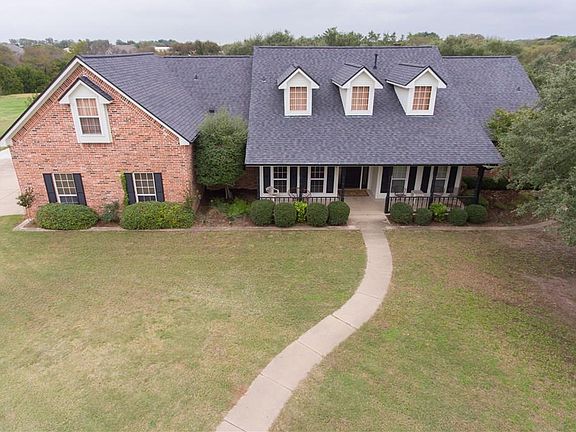 3rd image of 143 Woodstream Ct