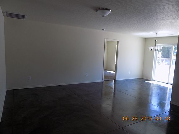 5th image of 2301 W Snow Ln
