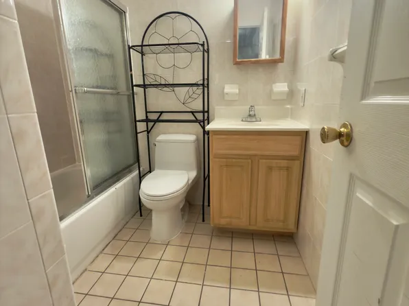 2527 College Point Blvd APT 3, Flushing, NY 11354