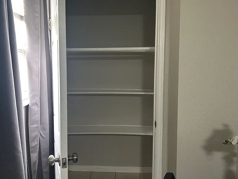 523 Cresline St — Photo 16
