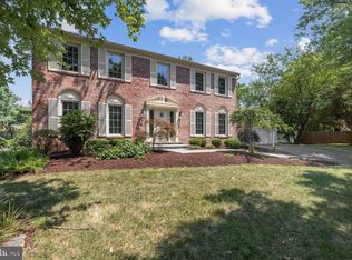 10 Crestview Ct, Rockville, MD 20854