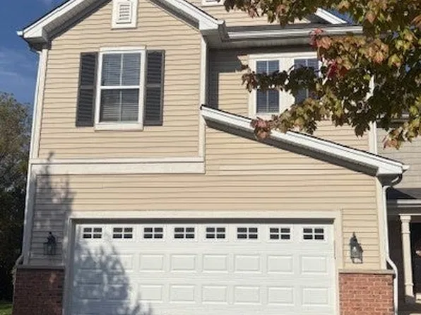 1473 Yosemite Cir, Crystal Lake, IL 60014