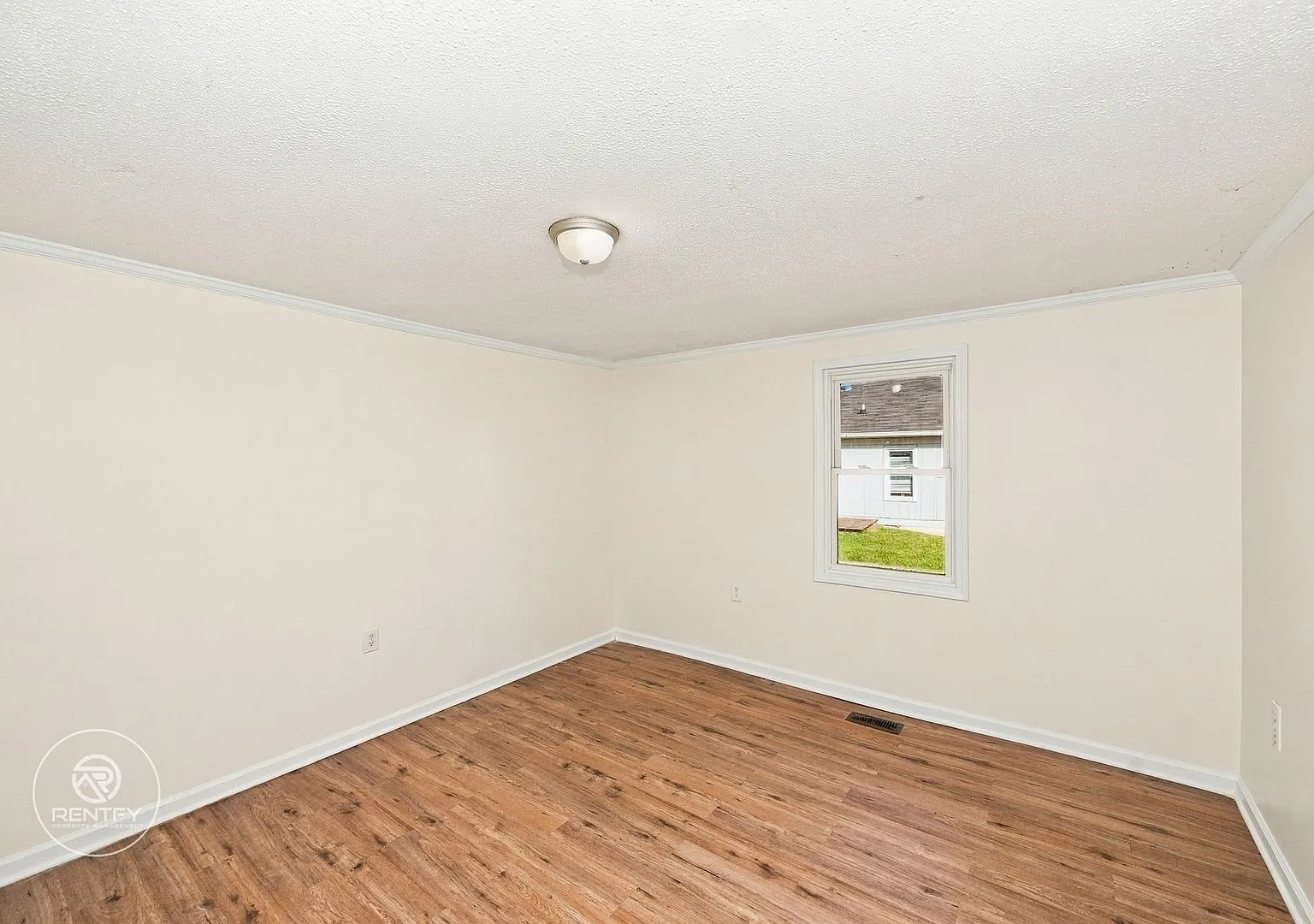 2106 E Greenbriar Rd Statesville, NC 28625 — Photo 4