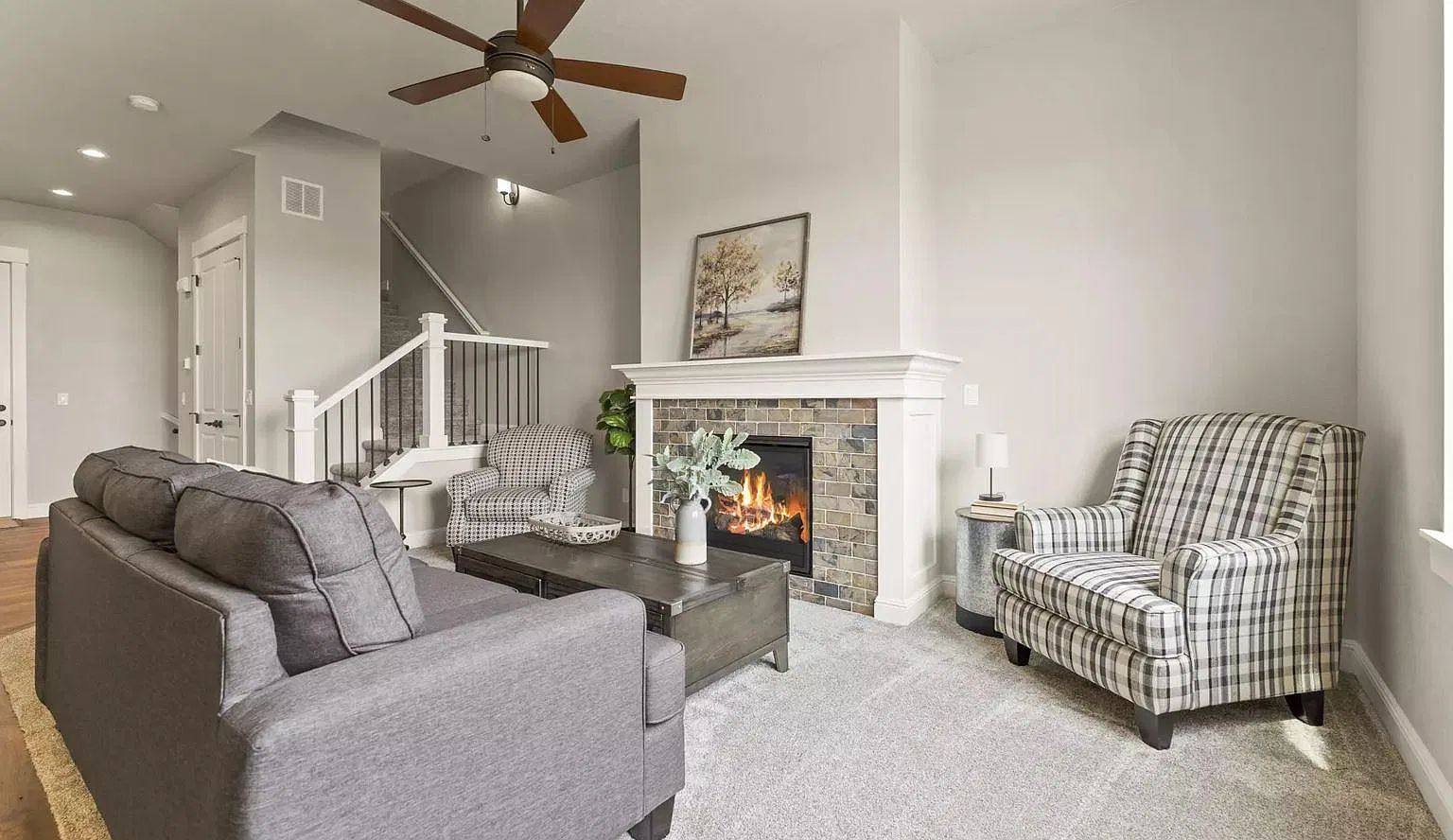 3 bed, 3.5 bath, 2367 sqft, $3,200 — Photo 3