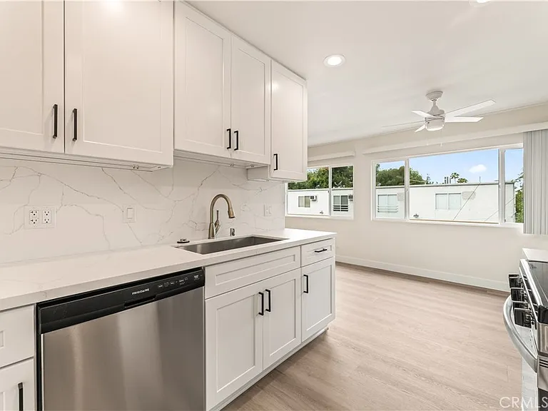5409 Radford Ave #7 — Photo 5