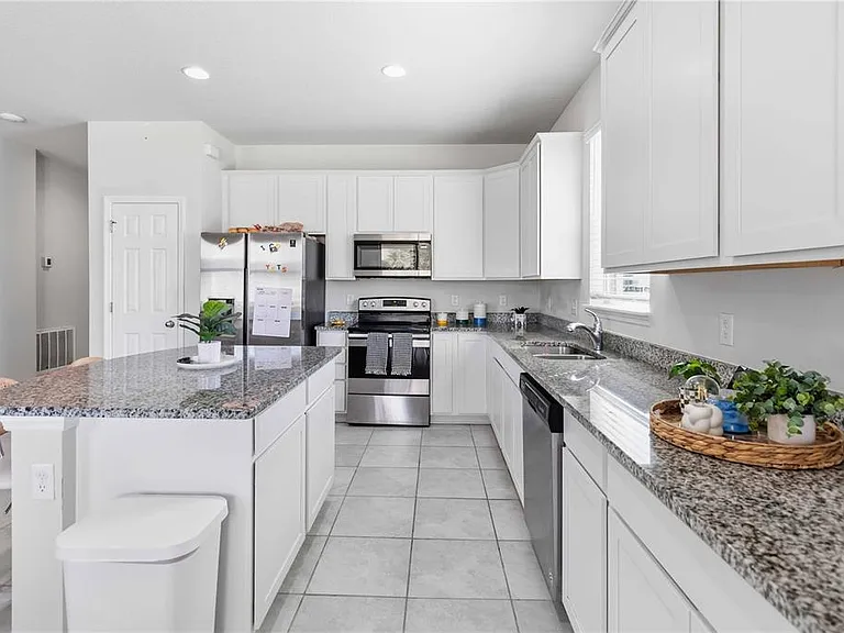 17241 Goldcrest Loop — Photo 4