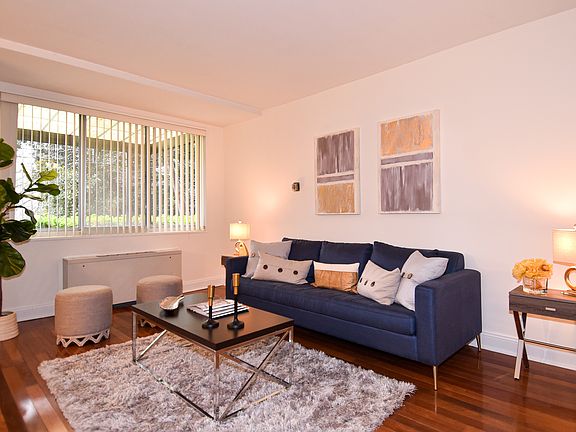 2nd image of 10401 Grosvenor Pl APT 113