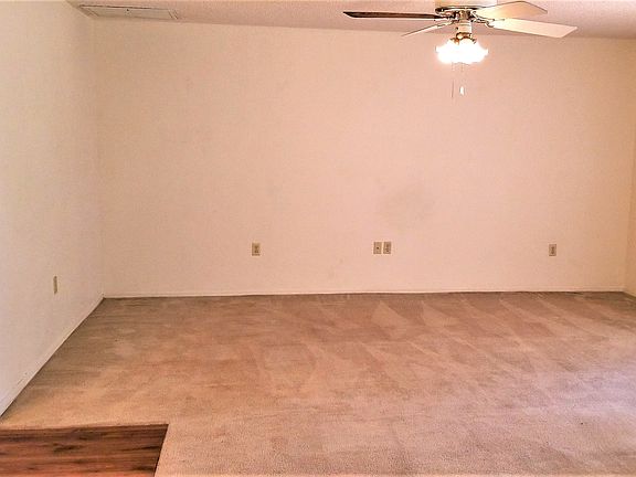 4th image of 1535 Hawthorne Dr