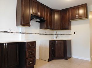 303 E 52nd St #1, Brooklyn, NY 11203