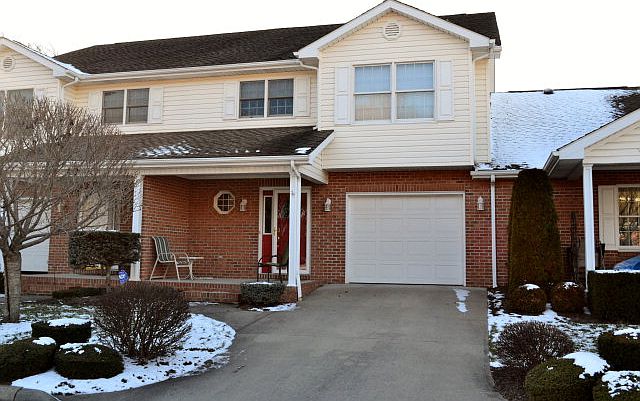 1st image of 111 Garden Oaks Dr