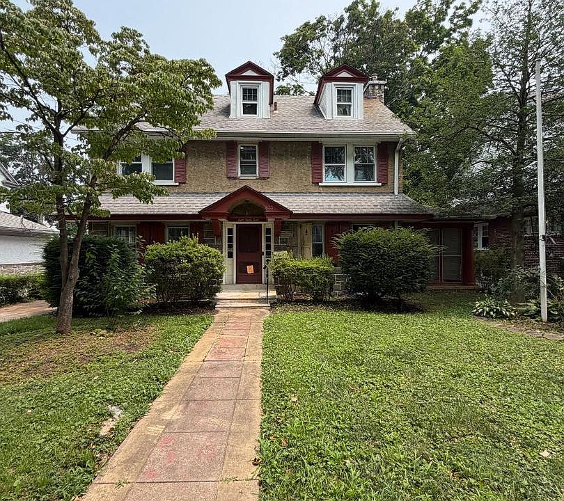 1st image of 833 Morgan Ave