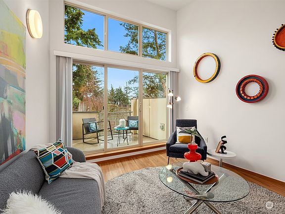 4th image of 5051 7th Avenue NE