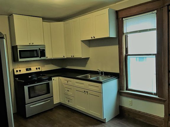 2nd image of 447 Fairview Ave NW
