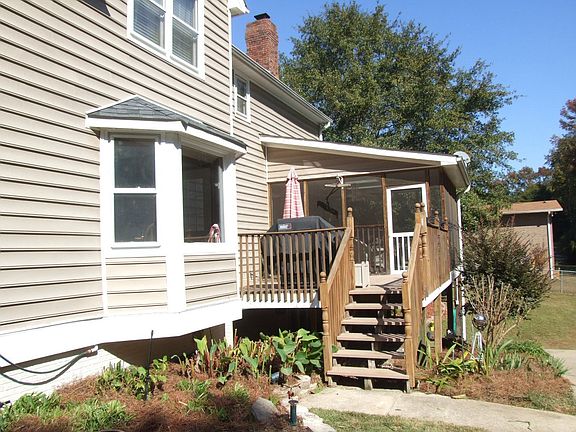 3rd image of 1050 Wedgewood Dr