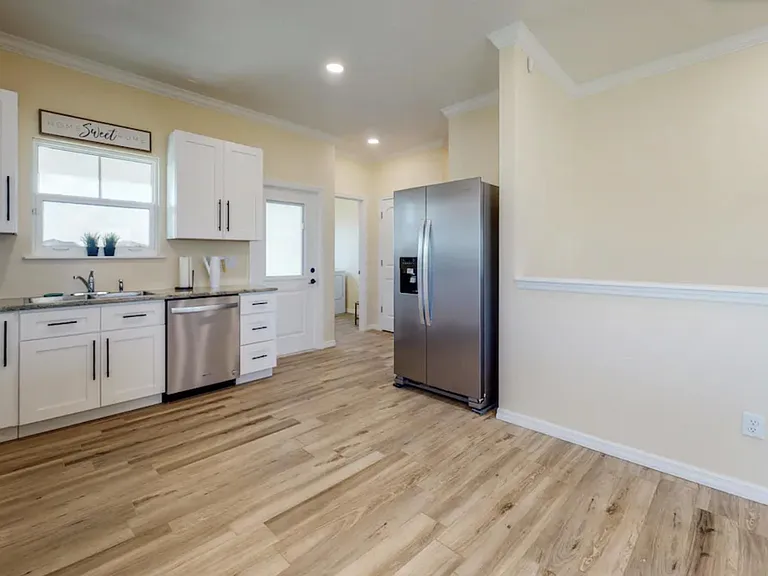 132 Sunrise Blvd — Photo 22