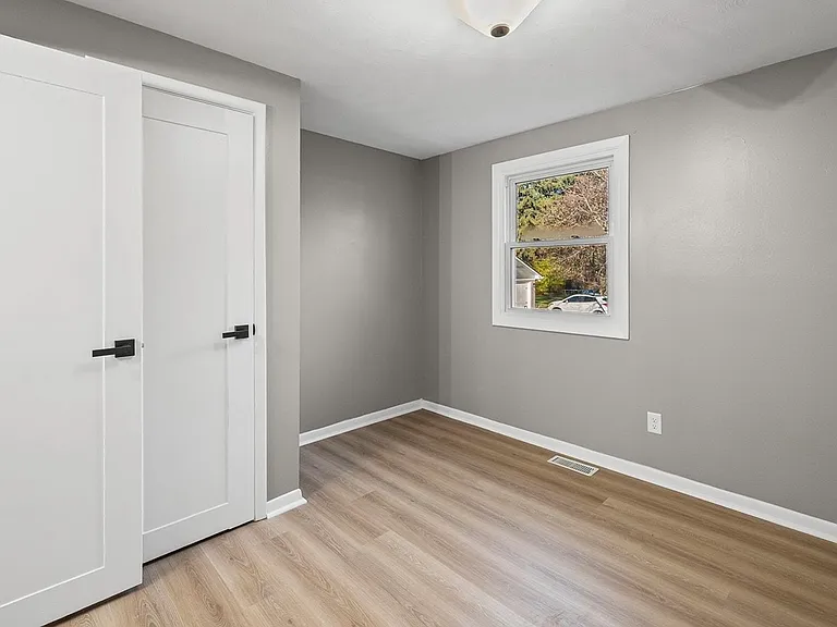 1406 Meadowbrook Ct — Photo 16