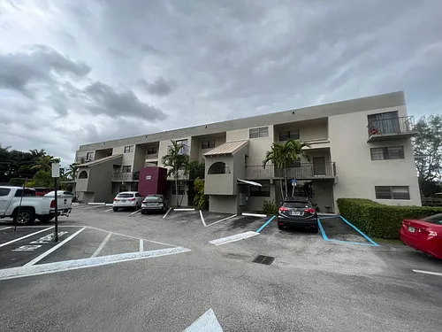 1111 NW 43rd Ave #201 Photo 1