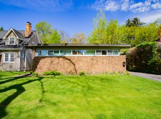 2056 Old Glenview Rd, Wilmette, IL 60091