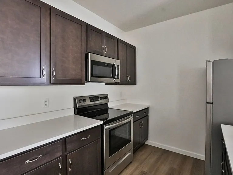 30 Pine Lane Apartments — Photo 26